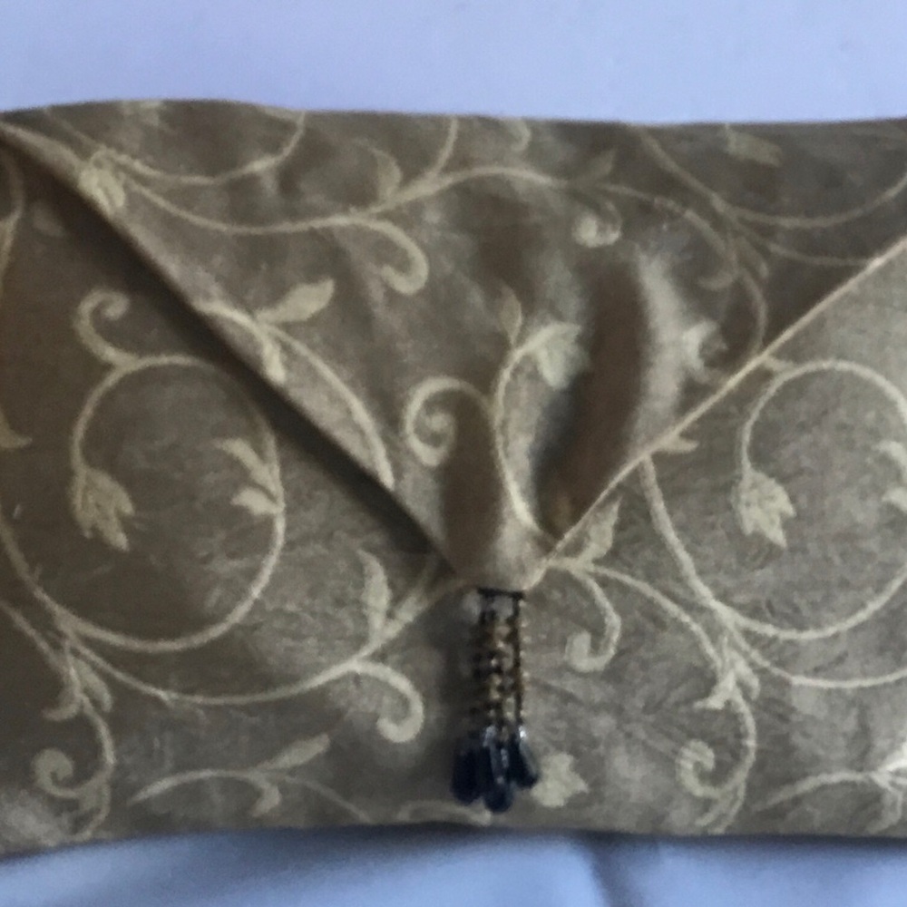 Pillow small envelope, reversible in Gold and green accent fabric. Insert